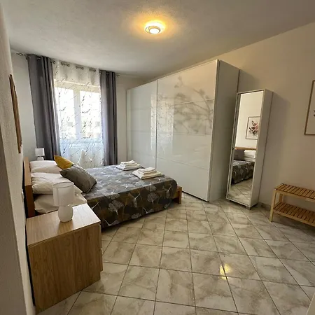 Yellow Spring - Intero Con 2 Bagni A 20 Minuti Dalle Spiagge 올비아